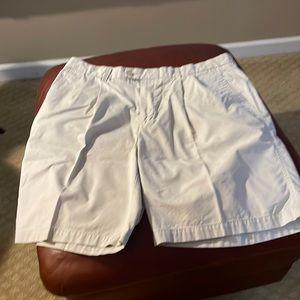 Ashworth, 100% cotton pleated shorts